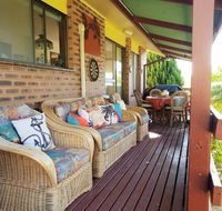 Cottage by the Bay - Click Find