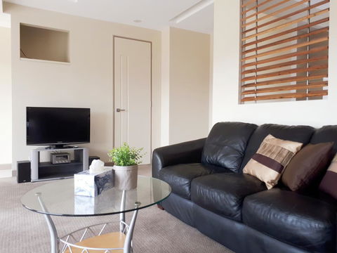 Couples Retreat With Mountain View Near Hobart - Click Find 3