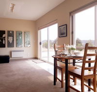 Couples Retreat with Mountain View Near Hobart - Bet 4u