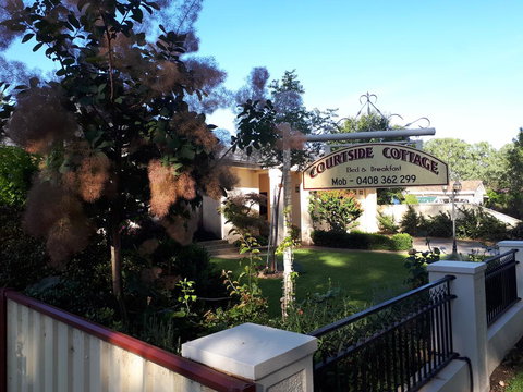 Courtsidecottage Bed And Breakfast - Bet 4u 3