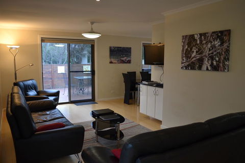 Crisands Of Echuca - Click Find 1
