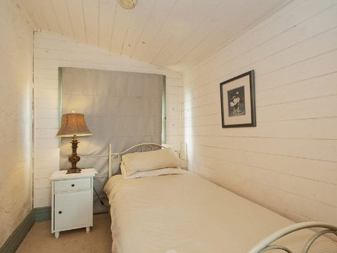Culburra Cottage - Charming Country Style Cottage - Bet 4u 3