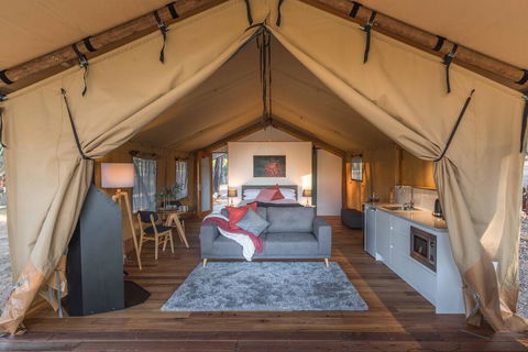 Currajong Retreat - Click Find 3