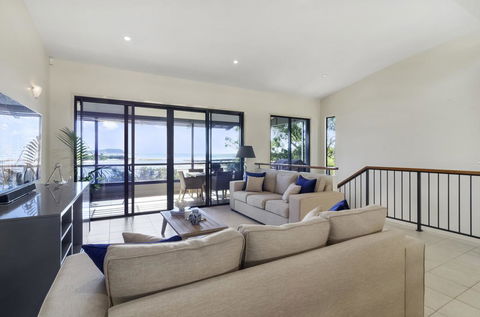 Currumbin Beachside Holiday Home - DBD 2