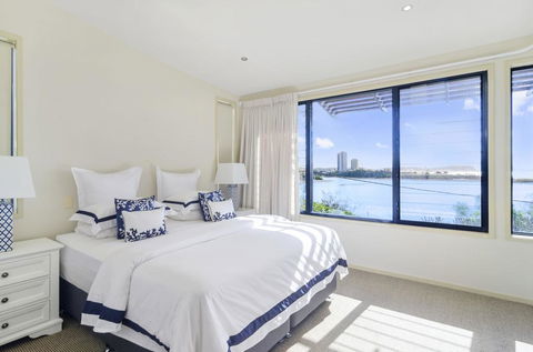 Currumbin Beachside Holiday Home - DBD 1