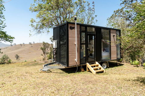 Dam It Getaway Tiny House - Bet 4u 0