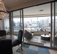 Darling Harbour Getaway - Lawyer Find