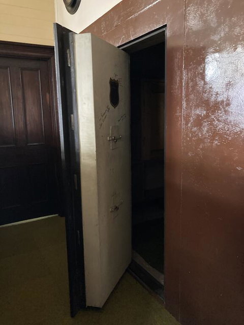 Deepwater Bank BnB - Local Finder 2