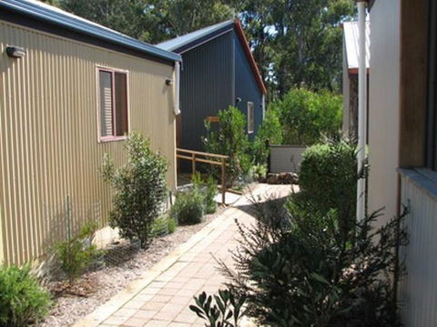 Derwent Bridge Chalets & Studios - Click Find 2