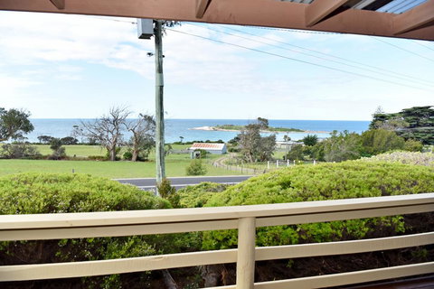 Diamond Roost - Lawyer Find 0