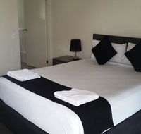 Dooleys Tavern and Motel Capella - Click Find