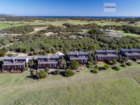 DREW Golfers Delight Close To St Andrews Beach - Click Find 2
