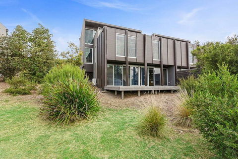 DREW Golfers Delight Close To St Andrews Beach - Click Find 1