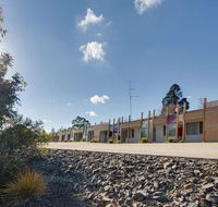 Drouin Motel - Click Find
