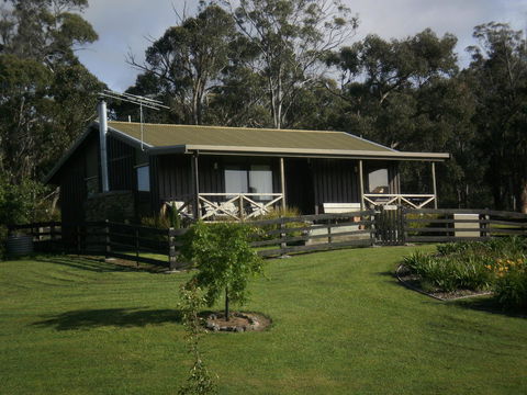Duffy's Country Accommodation - Click Find 0