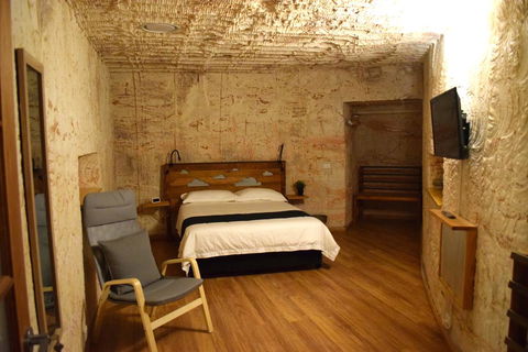 Dug Out B&B Apartments - Click Find 1