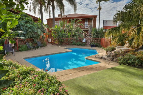 Early Australian Motor Inn - Bet 4u 3