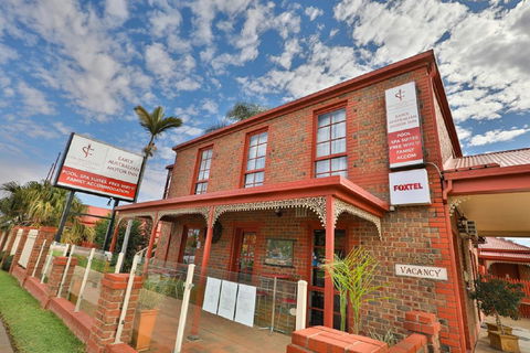 Early Australian Motor Inn - Bet 4u 0