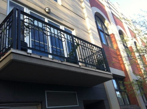 East Melbourne - Click Find 1
