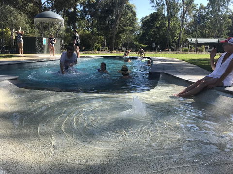 Eildon Pondage Holiday Park - Click Find 1