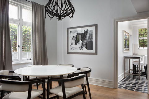 Elegant 3-Bed Heritage House Near Parks And Cafes - Lawyer Find 2