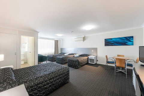 Elizabeth Motor Inn - Click Find 3