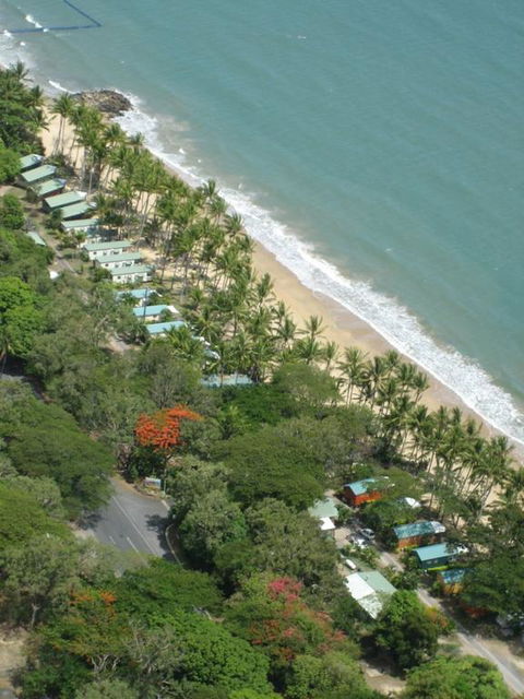 Ellis Beach Oceanfront Bungalows - Click Find 3