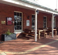 Emeu Inn Bed  Breakfast - Bridge Guide