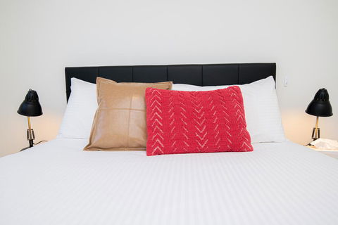 Endsleigh II - Cosy 2 Bedroom Villa, Free Wifi, Near CBD - DBD 1