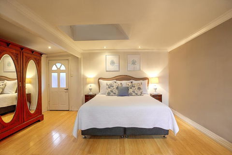 Evanslea Luxury Boutique Accommodation - Bet 4u 2
