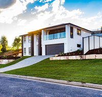 Executive Home Accomodation - Click Find
