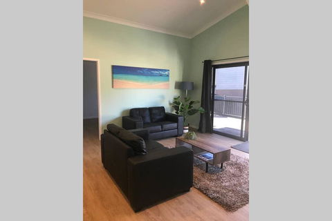 FAIRVIEW COTTAGE 25B - Waterfront Accommodation - Click Find 1