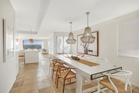 Family House With BBQ Deck, Water View And Parking - DBD 3