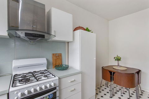 Family-friendly Apartment In Green Glen Iris - Click Find 3