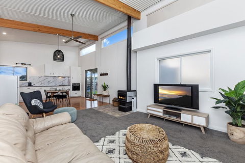 Farnham Lodge - Click Find 0