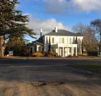 Fitzpatricks Inn - Click Find
