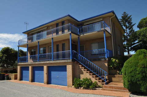 Flat 1-3 Bay Lane - Click Find 0