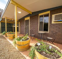 Flinders Ranges Bed and Breakfast - Click Find
