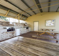 Fossickers Tourist Park - Click Find