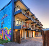 Freedom Rainbow Beach - Click Find