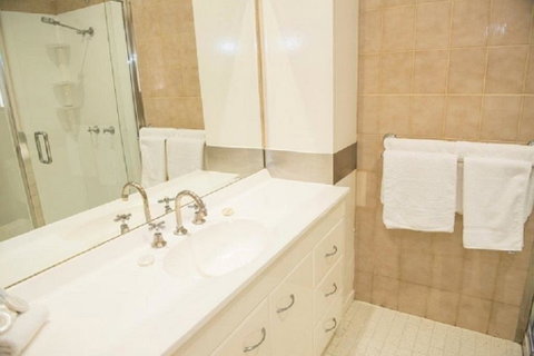 Garden City Motor Inn - Lawyer Find 3