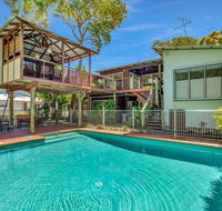 Gecko's Rest - Rainbow Shores Executive Beach House Pet Friendly Pool Wi-fi - Click Find