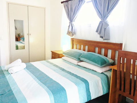 Gold Coast Holiday House - Click Find 0