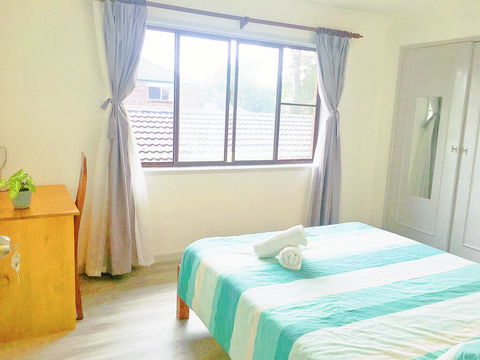 Gold Coast Holiday House - Click Find 2