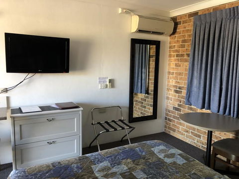 Golden Grain Motor Inn - Click Find 1