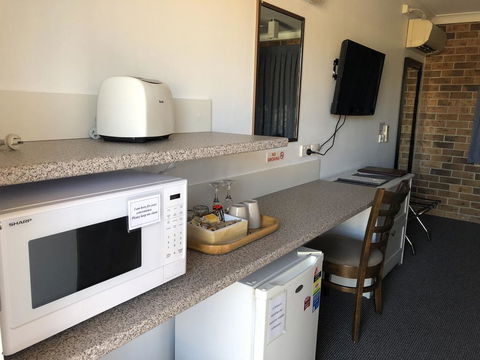 Golden Grain Motor Inn - Click Find 2