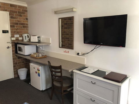 Golden Grain Motor Inn - Click Find 3