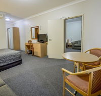 Golden Guitar Motor Inn - Click Find