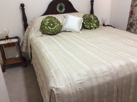 Granny's B&B - Click Find 0