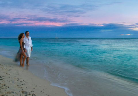 Green Island Resort - Click Find 1